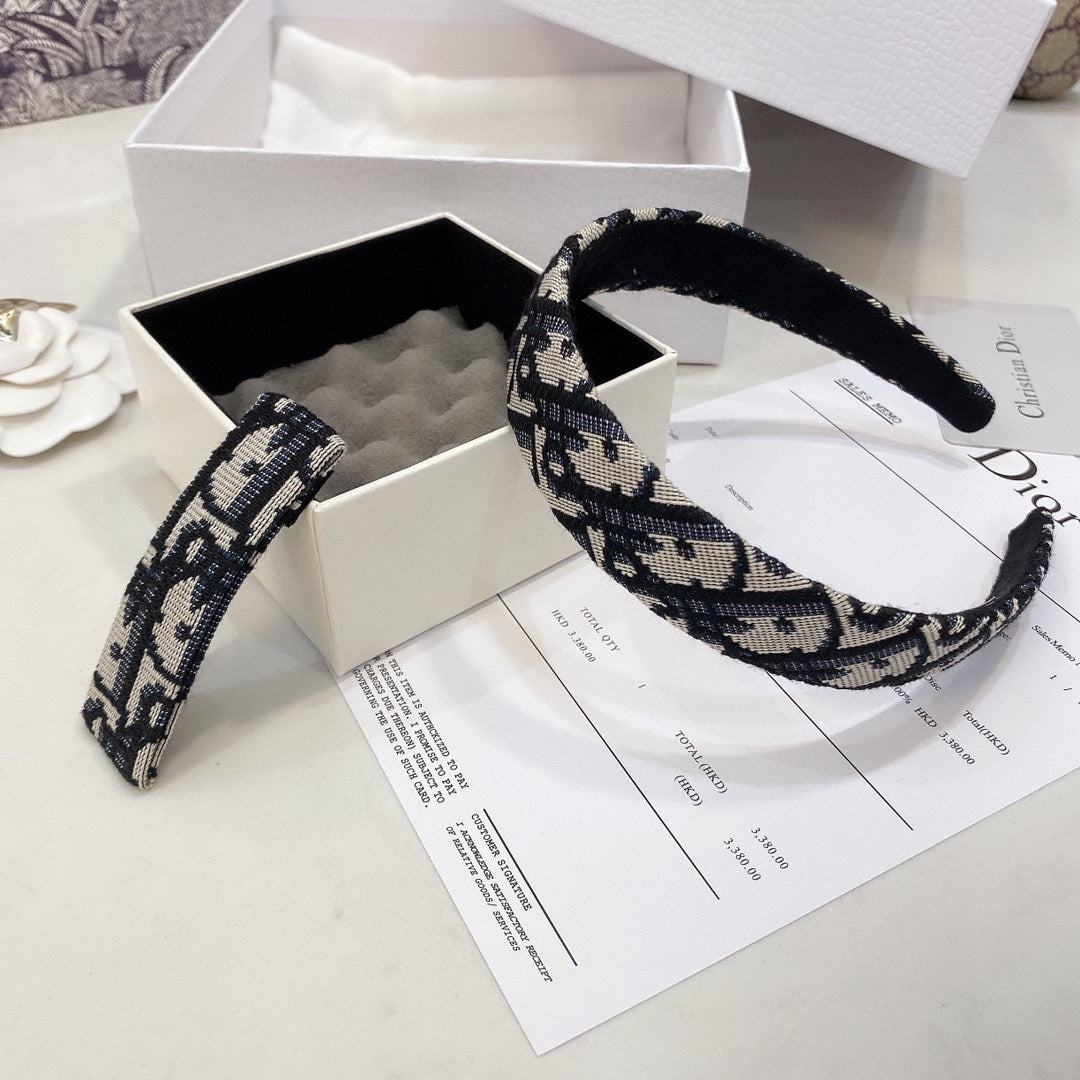 F1X36D27 (A set with 4 items )Popular hair ornament