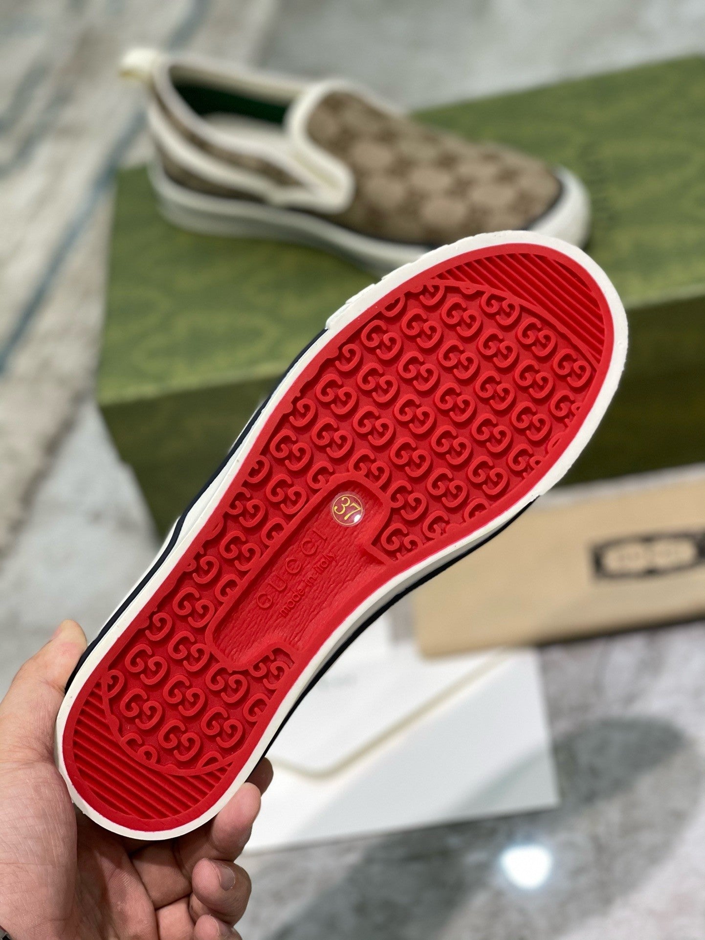 Z2Q105B213 Popular high-quality Shoes