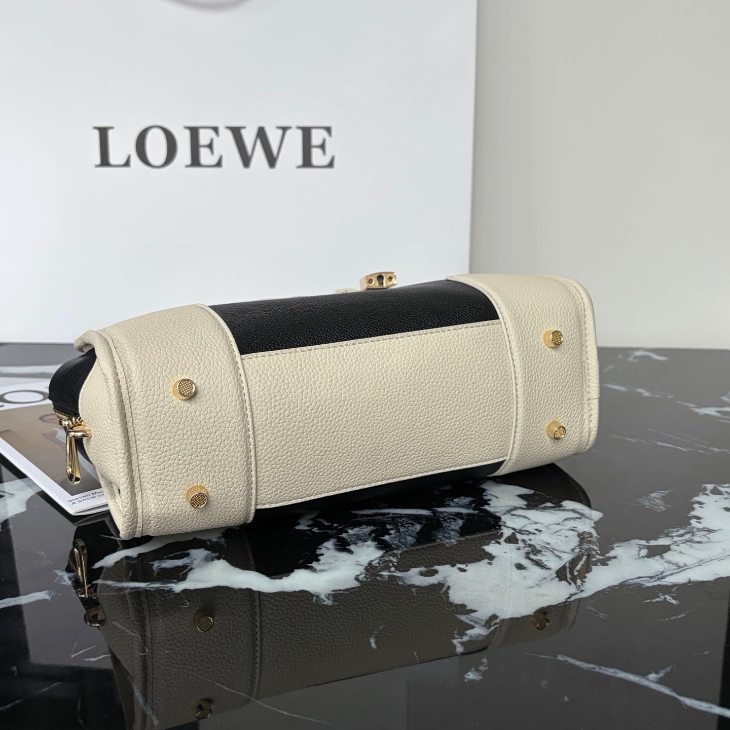 B1R66A12 Popular leather bag