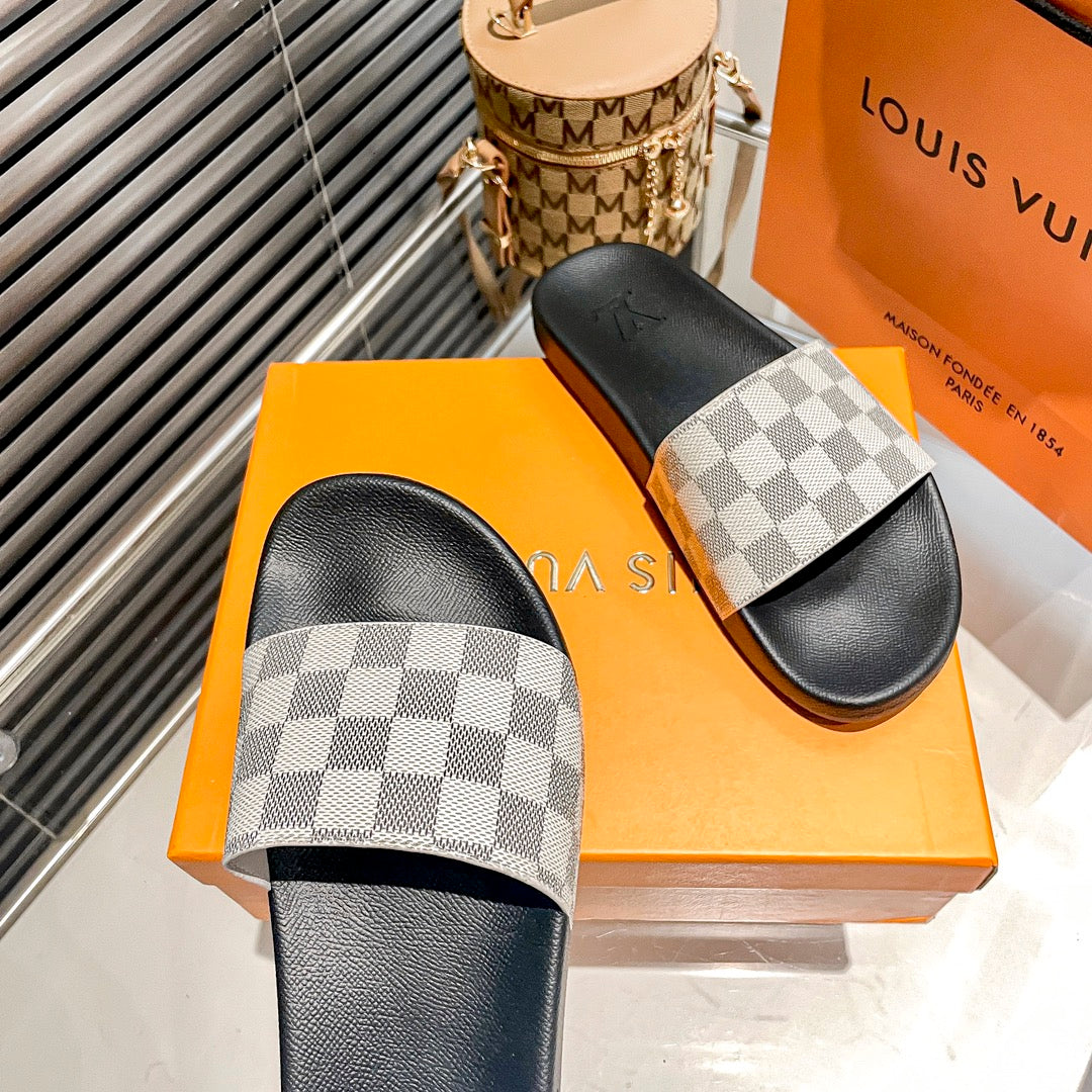 Z1Z54E195 Popular Slippers