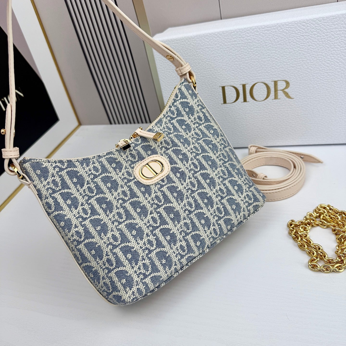 B1R15D67  Popular  bag