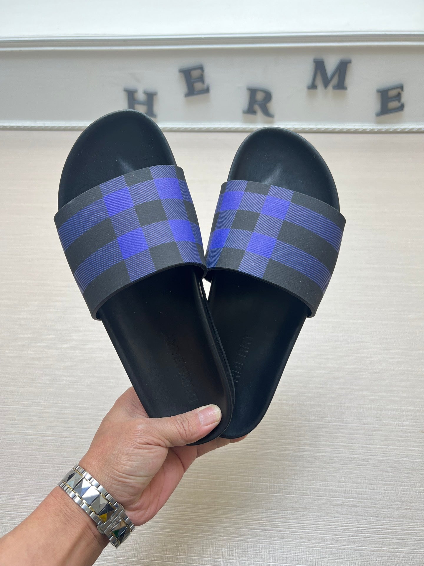 Z5ZR119 Popular slippers