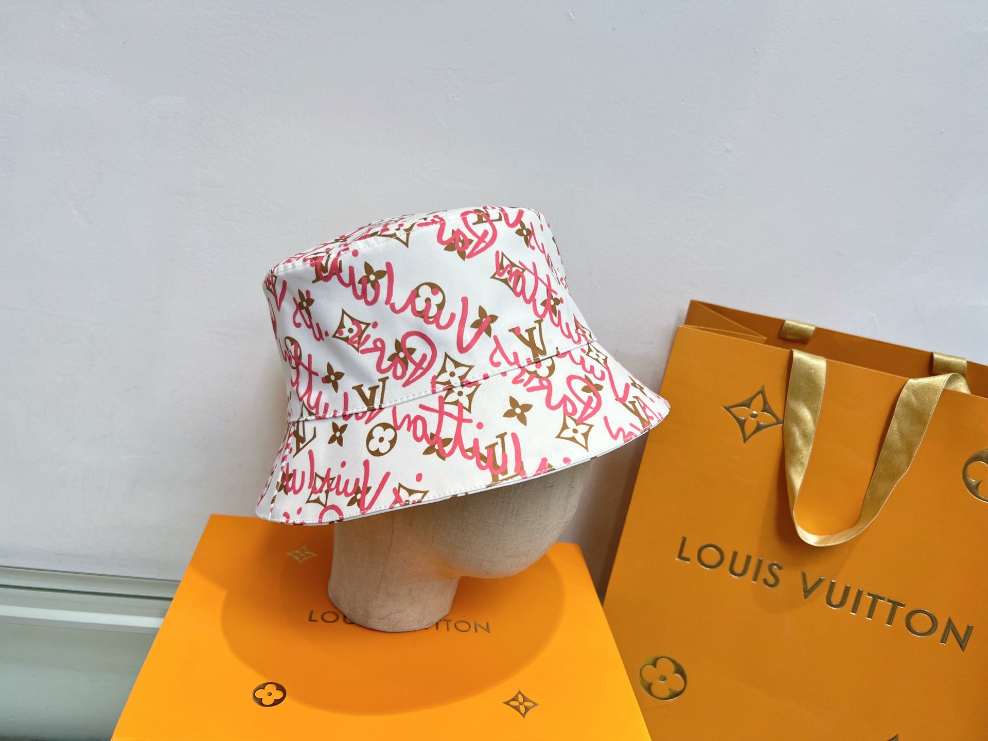 M1R76E23 Popular double-sided hat that can be worn