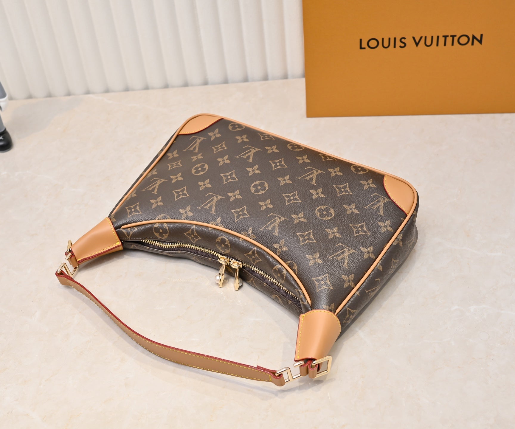 B12W15E9 Popular  leather bag