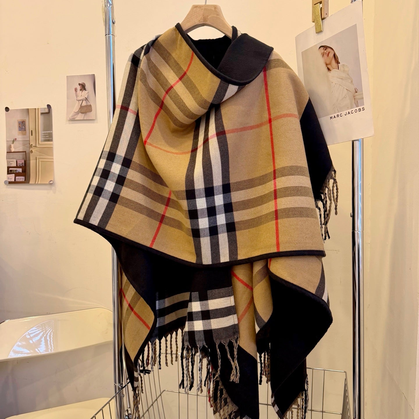 W1R86R55 Popular cape
