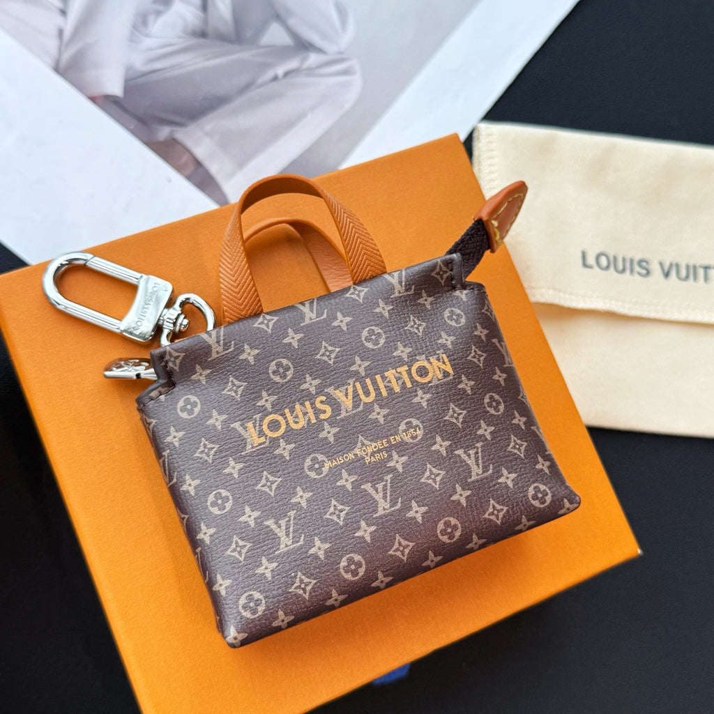 A1Z105E4 Popular bag 's charms accessories