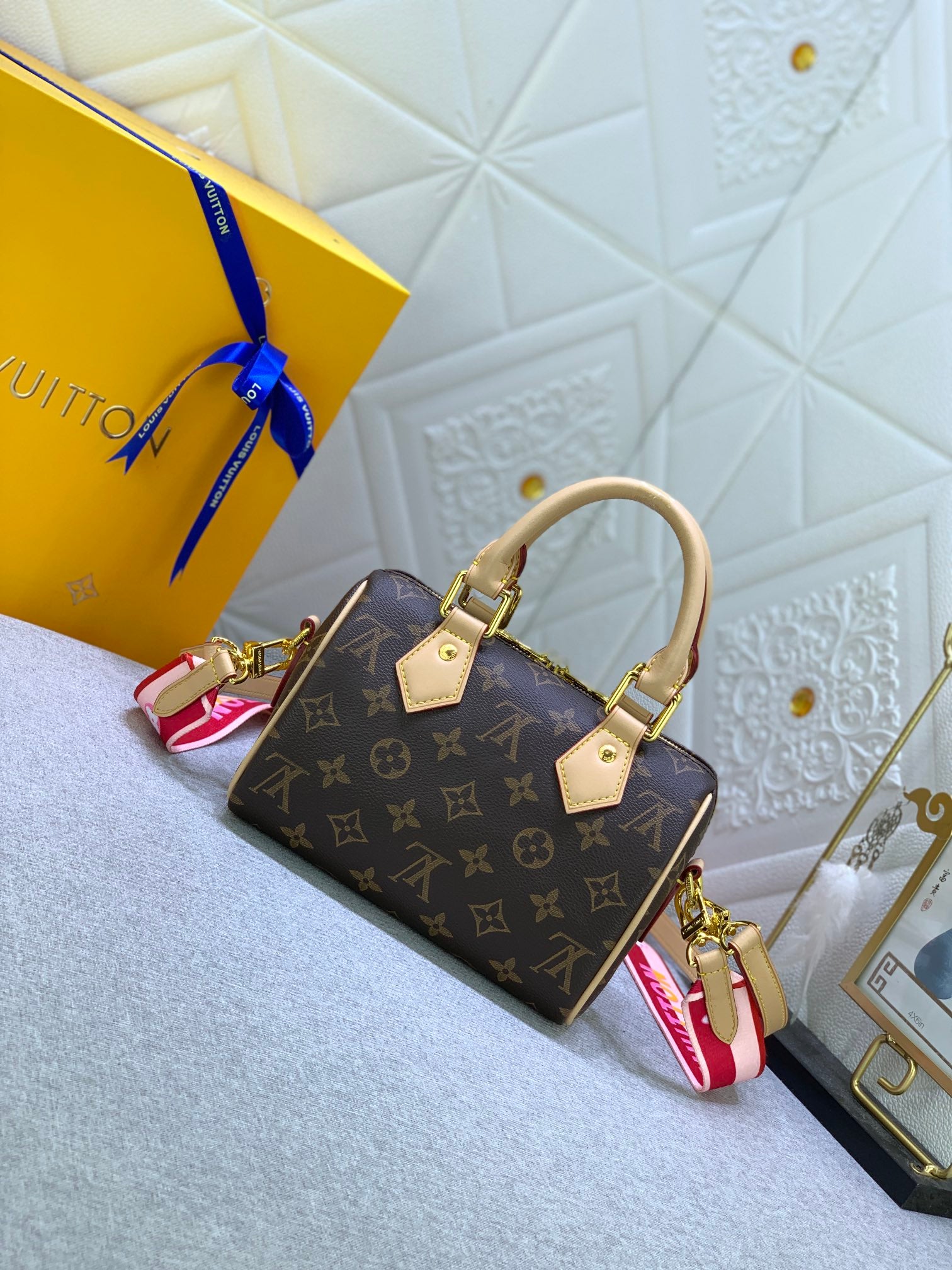 B12X73E44 Popular  leather bag 