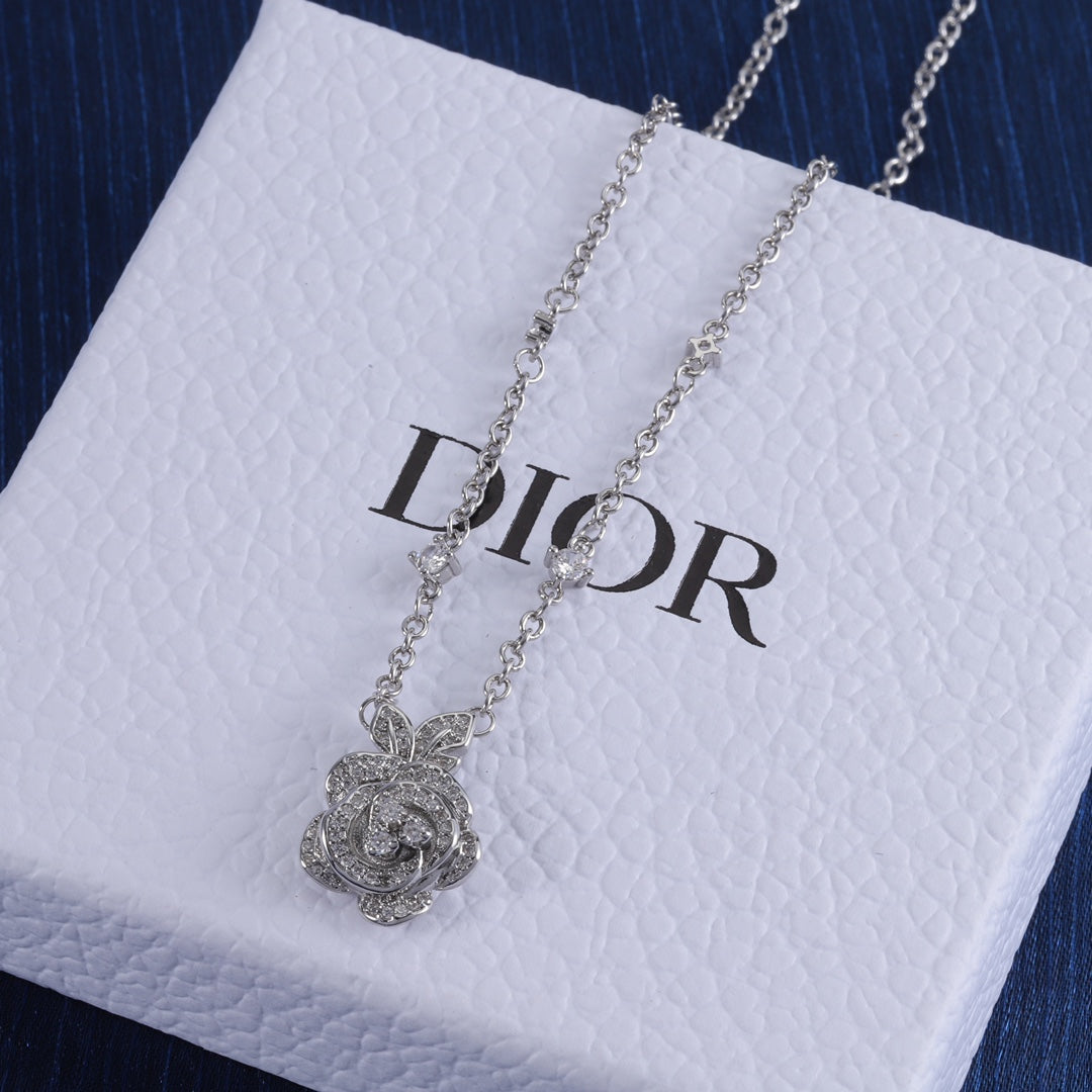 X1Q85D70X Popular Necklace