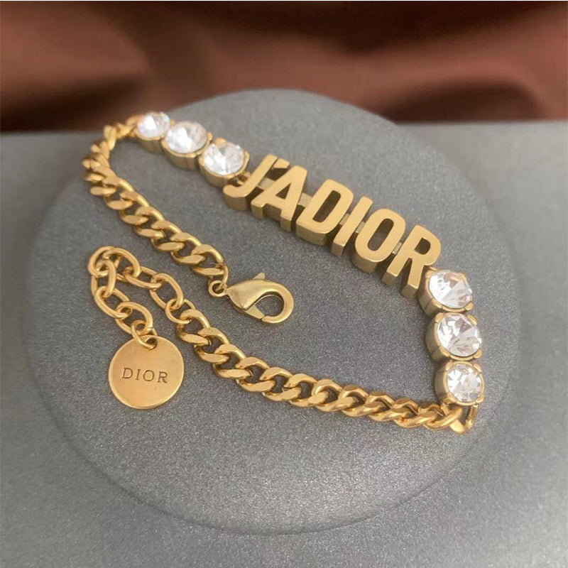 X1B91D230X    Popular  Bracelets. Necklaces