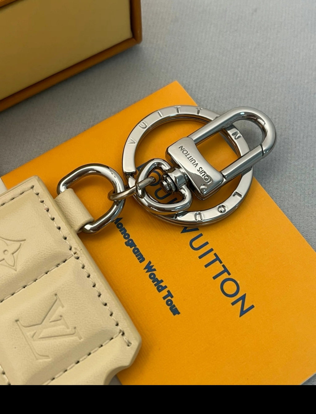 A1R85E6 Popular bag 's charms accessories