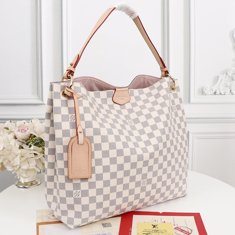 B1P11E84 Popular leather bag 