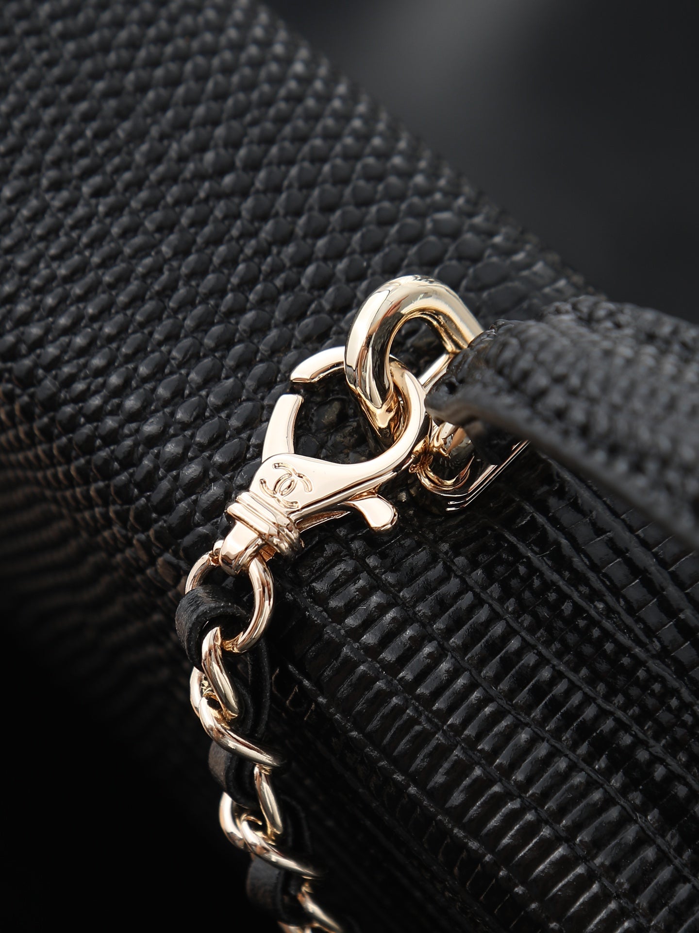 B1R76C23 Popular leather bag