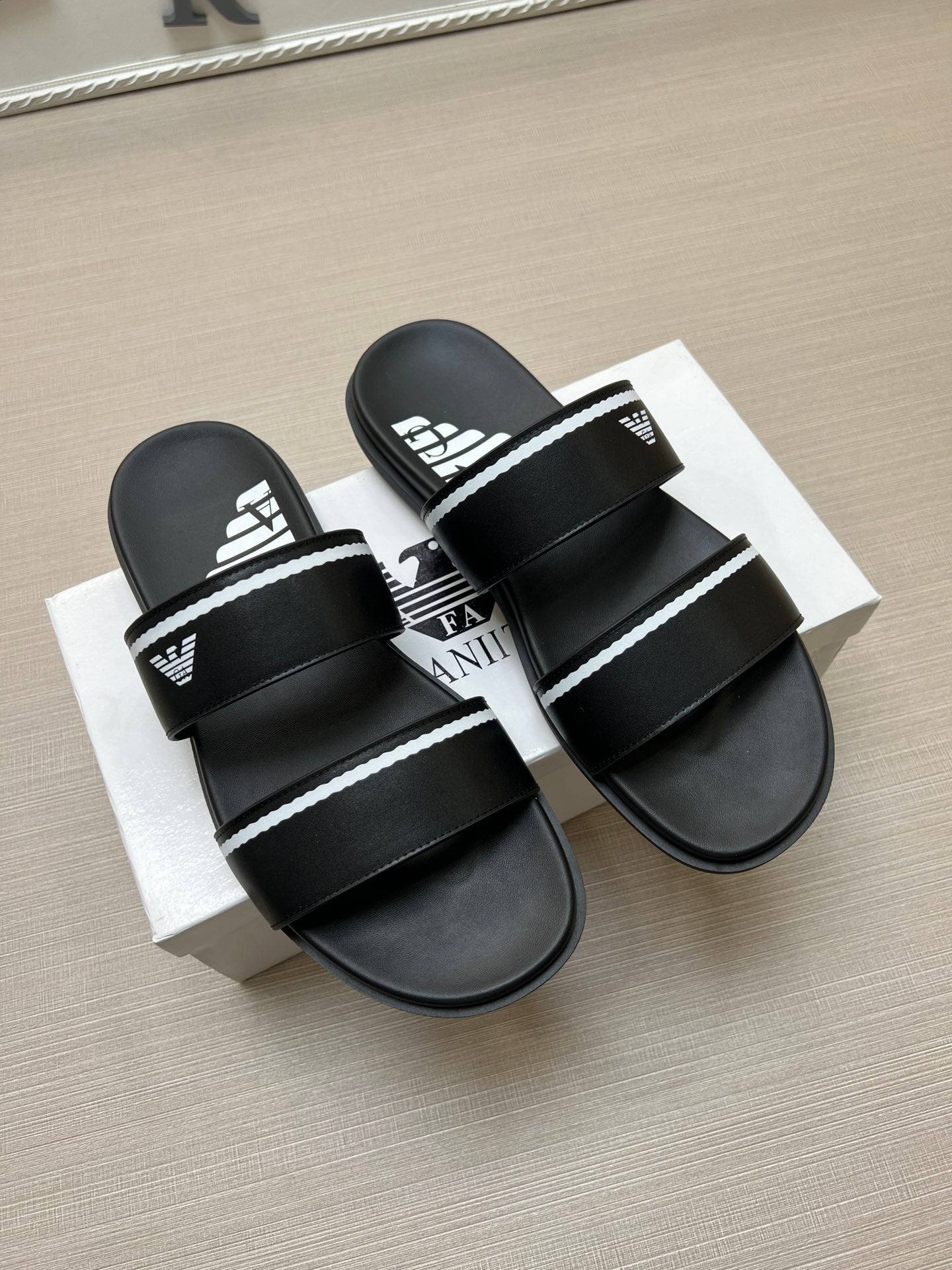 Z5ZA102 Popular slippers