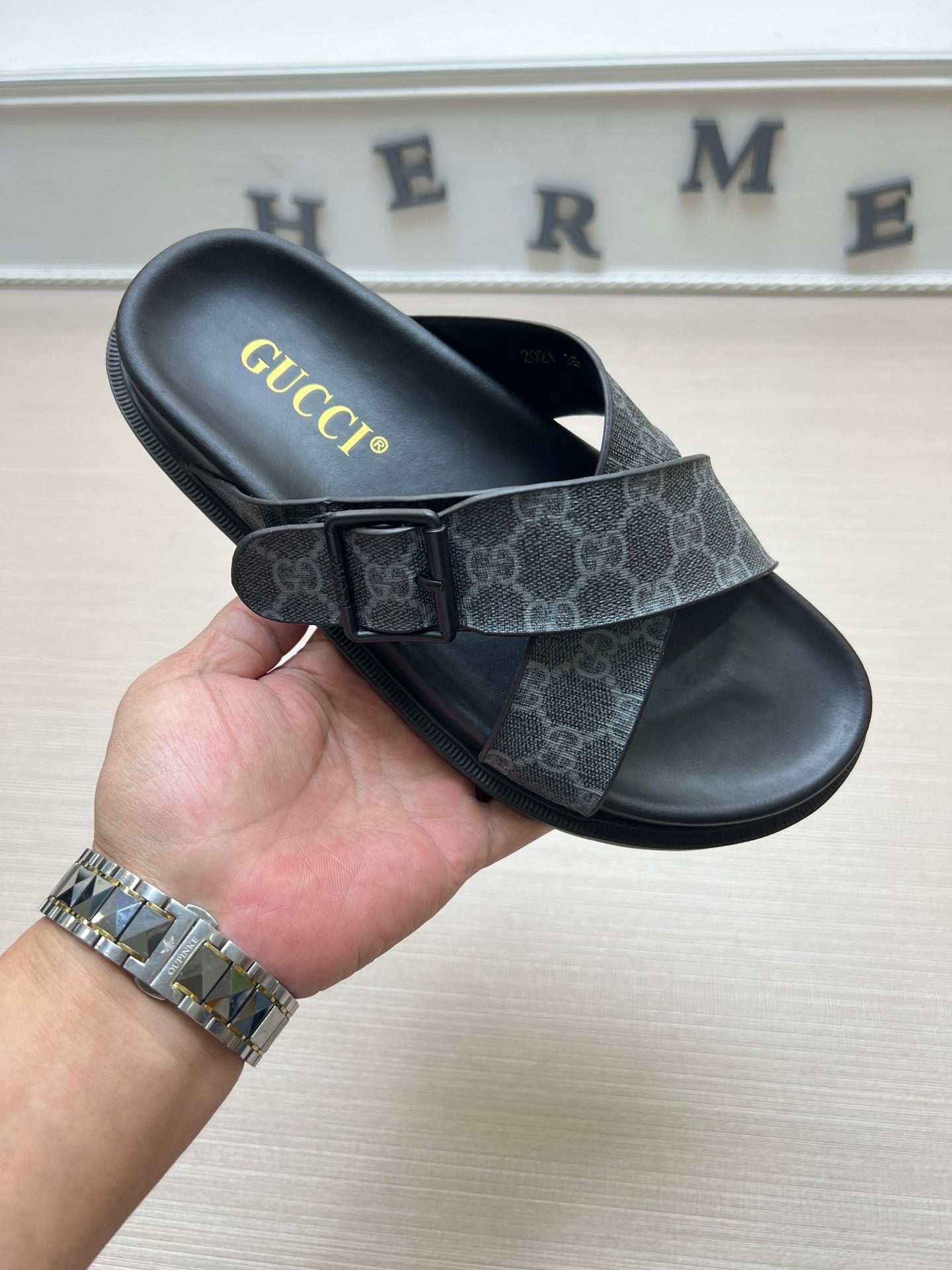 Z5ZB92 Popular slippers