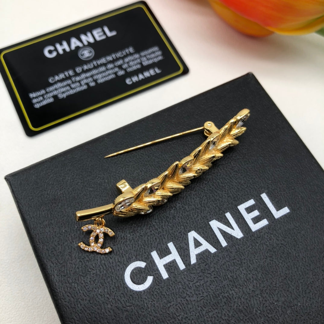 X14C875   Popular Brooch