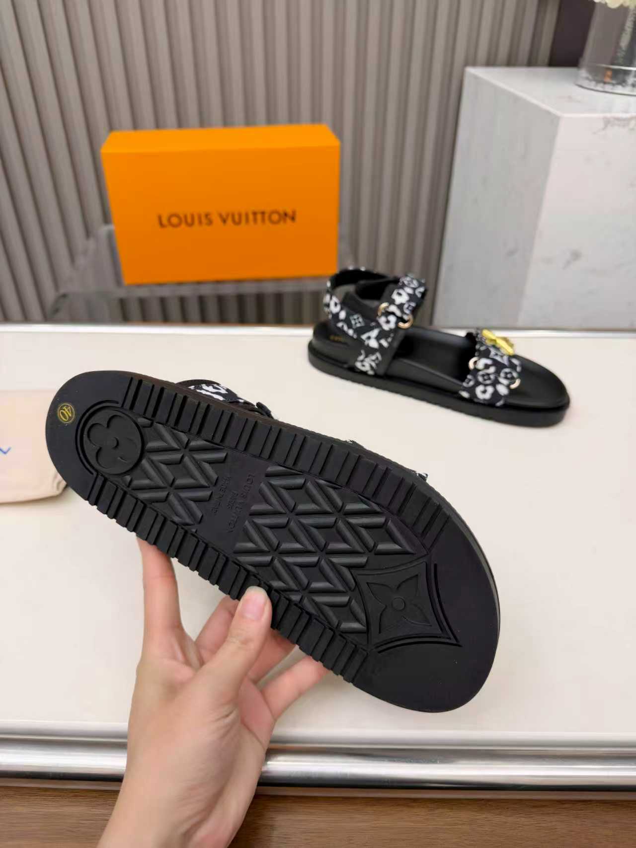 Z2P36E16 Popular high-quality Shoes