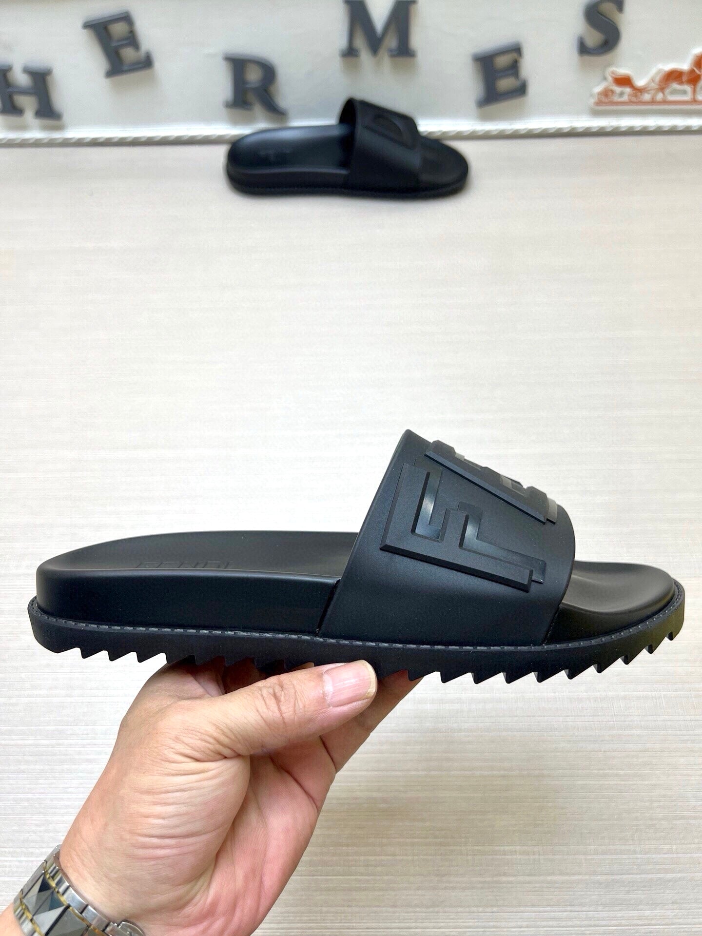 Z5Z35F281  Popular Slippers