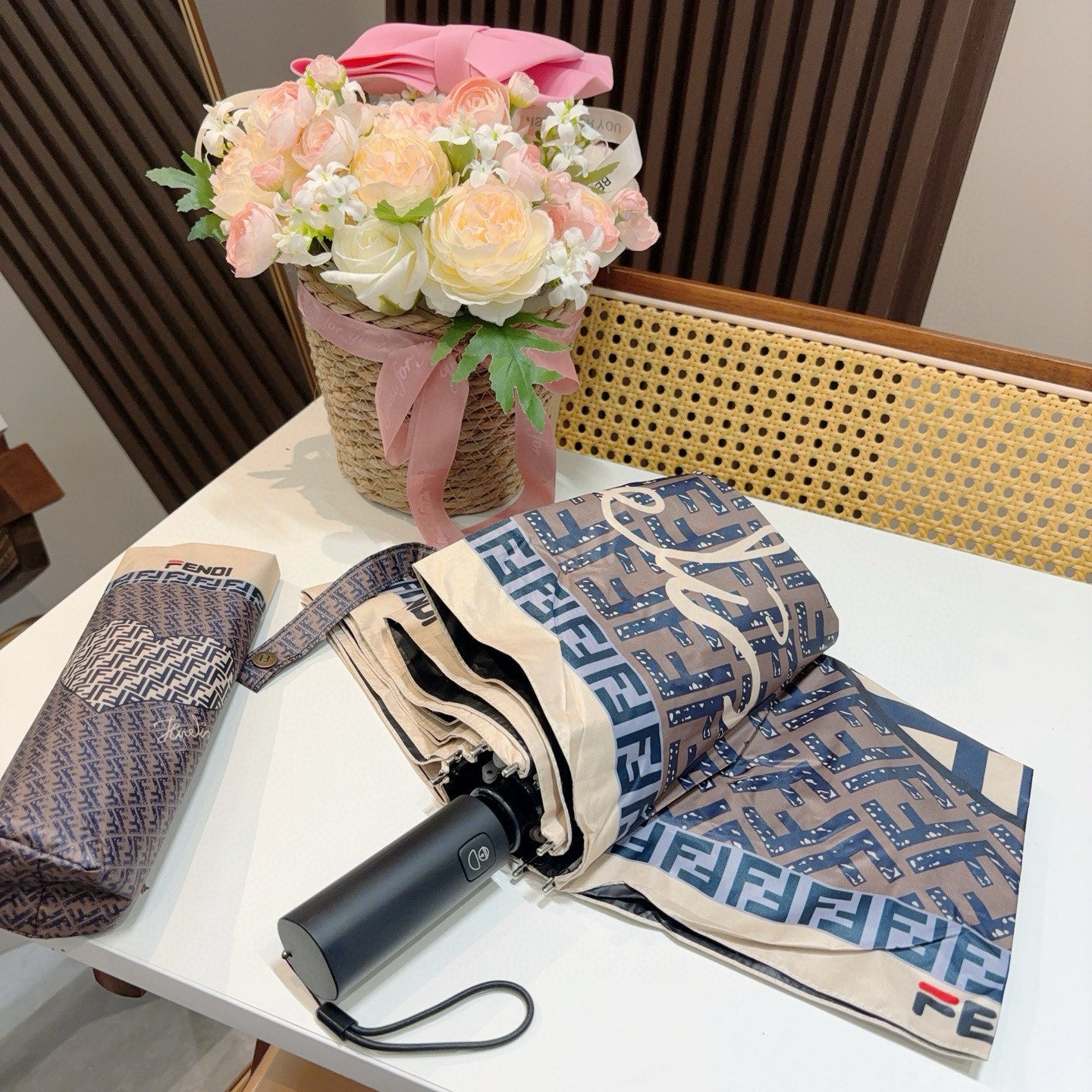 J1R85F122 Popular UV resistant umbrella