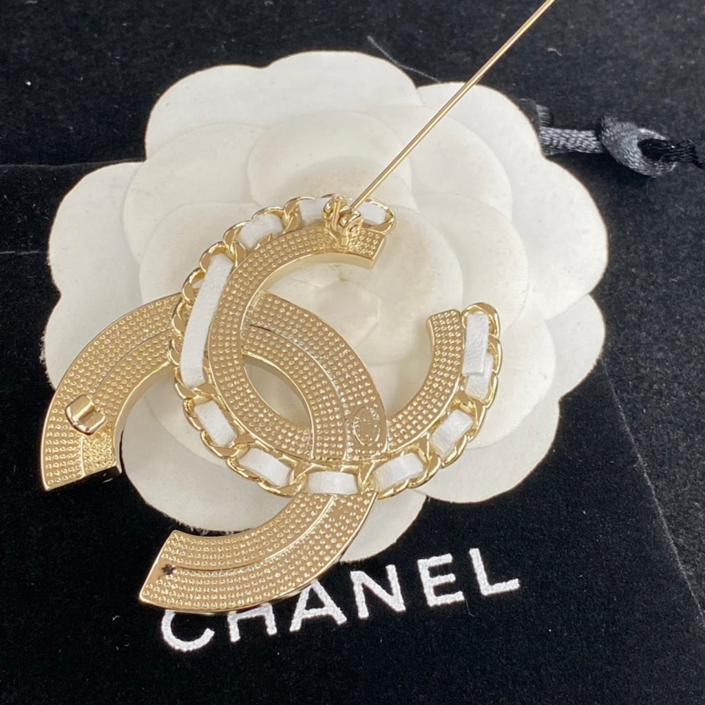 X1N36C66X Popula  Brooch