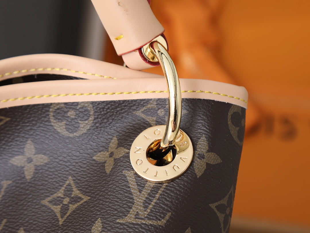 B1P46E65 Popular leather bag