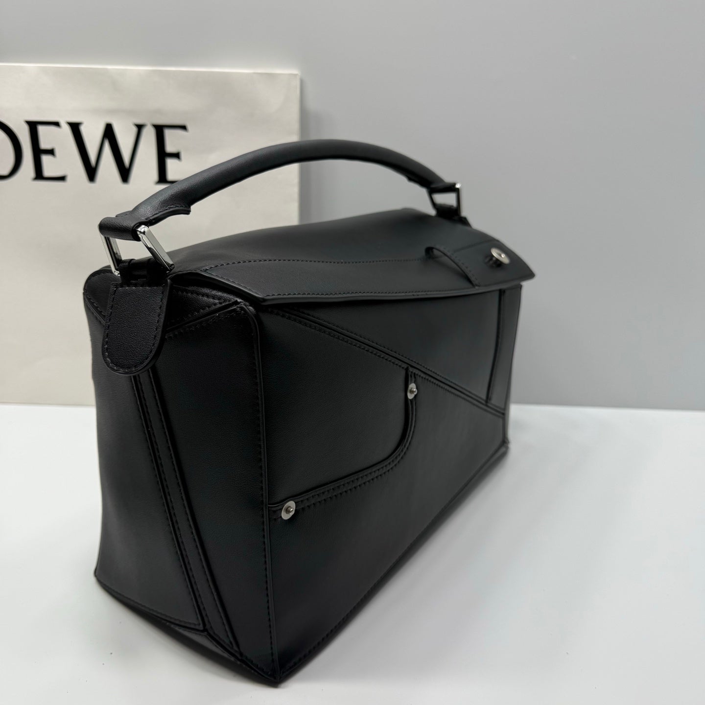 B1R46A12 Popular leather bag
