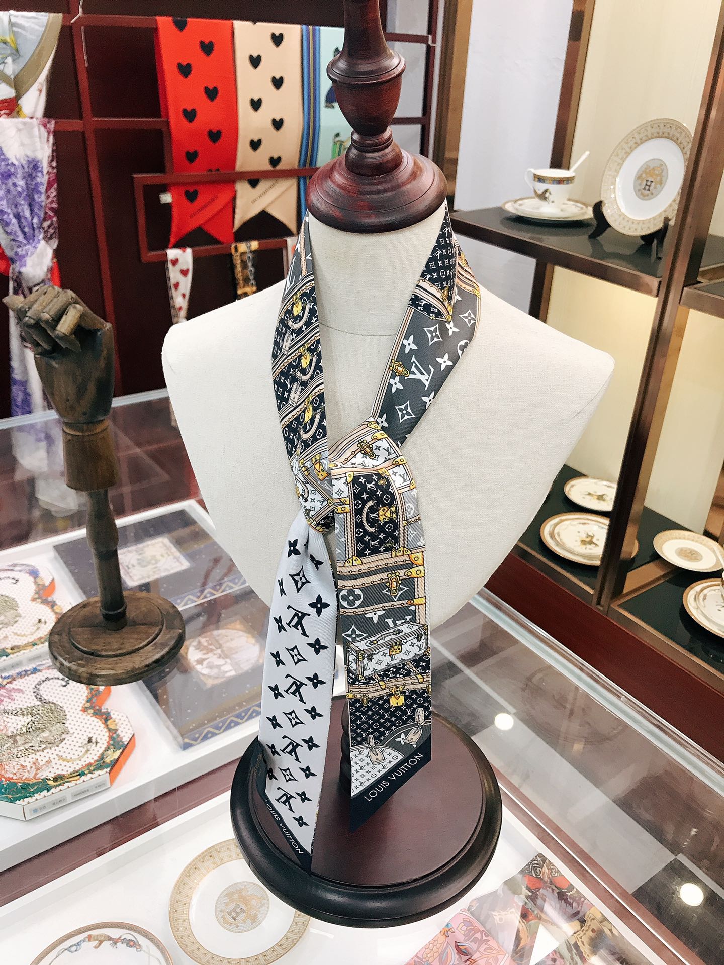 W1Z25E188 Popular Silk Scarve