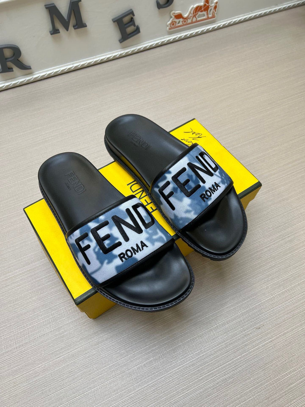 Z5ZF24 Popular slippers