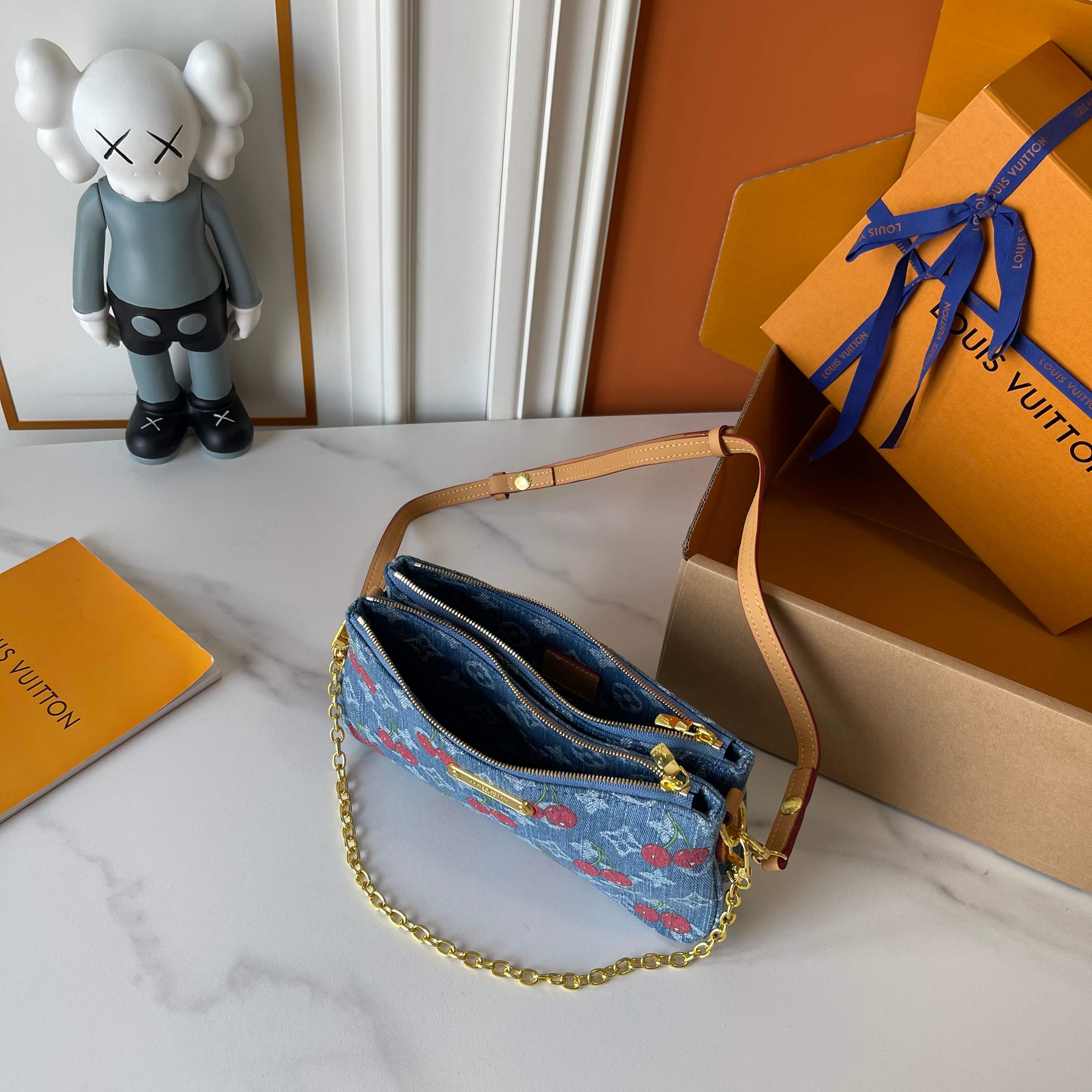 B1R15E31 Popular    bag