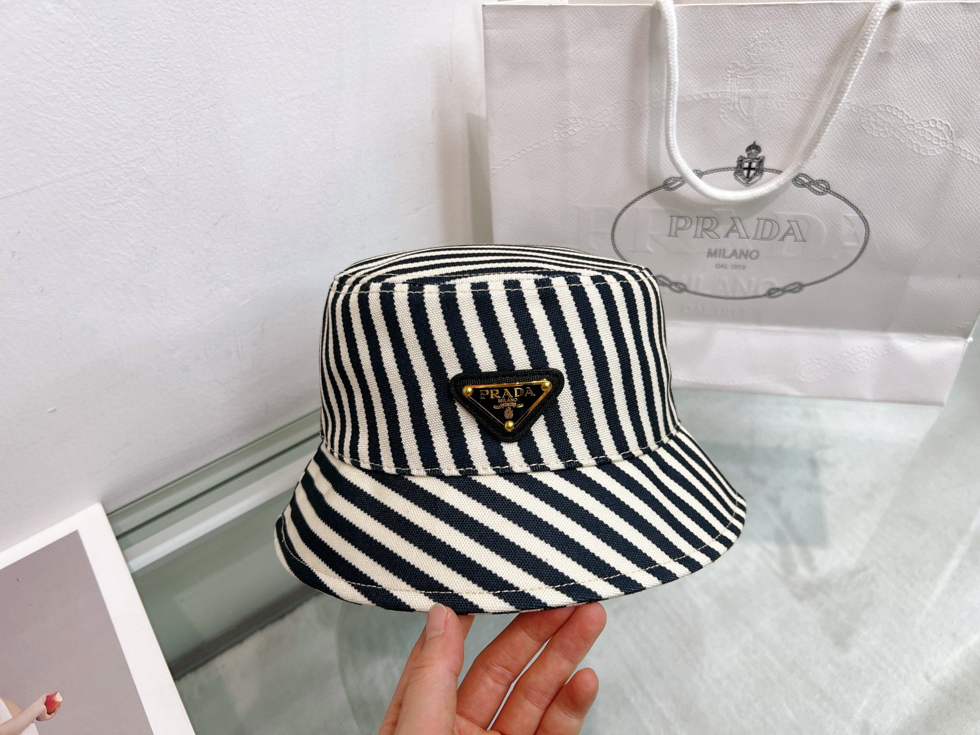 M1Q85P103 Popular  hats