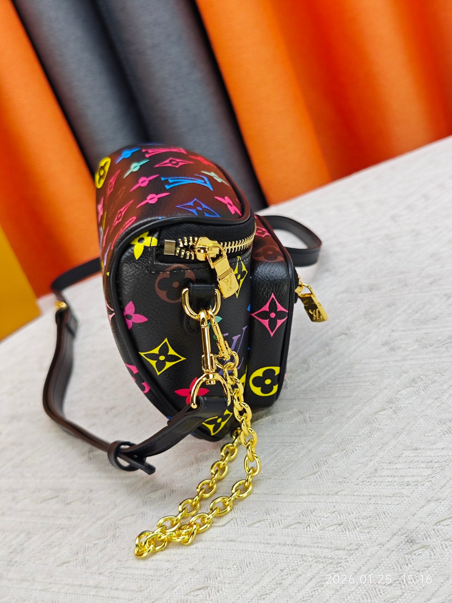 B1P46E76 Popular leather bag