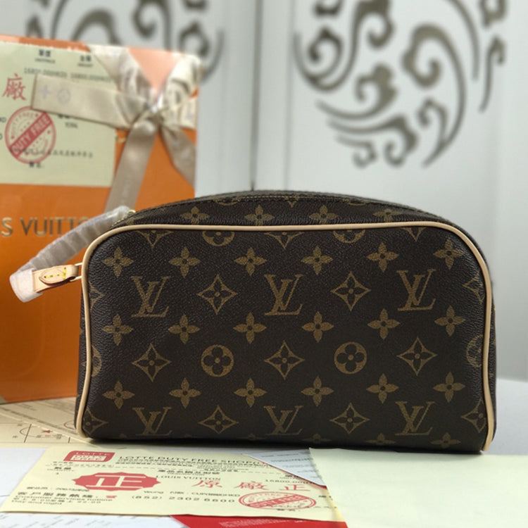 B1P11E870 Popular leather bag 