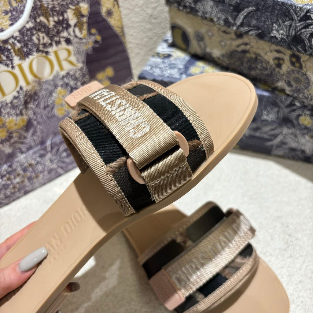 Z1ZD17 Popular slippers