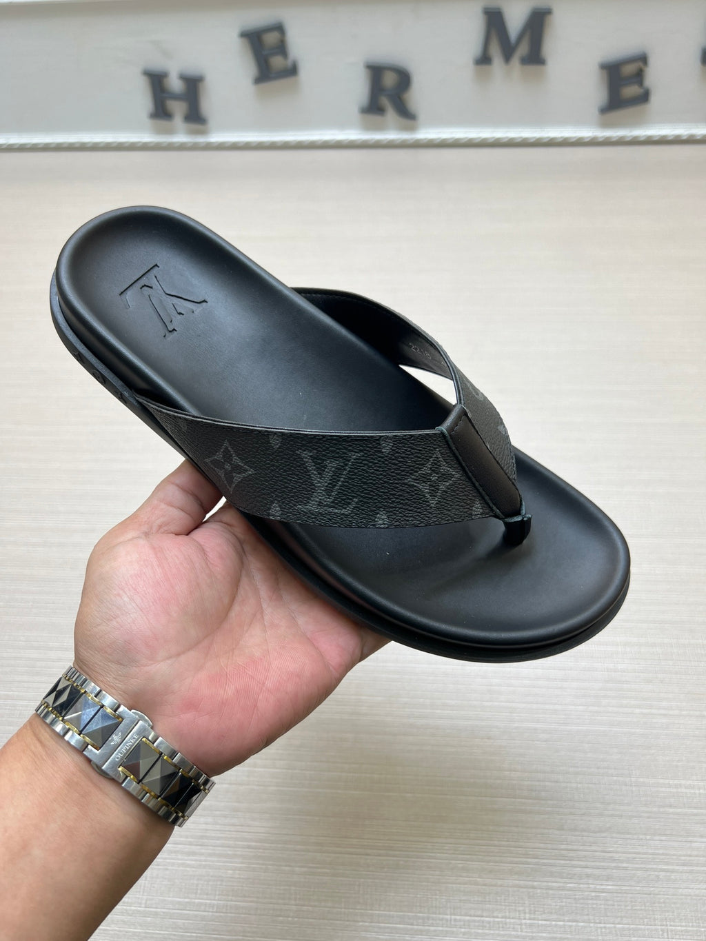 Z5ZE56 Popular slippers