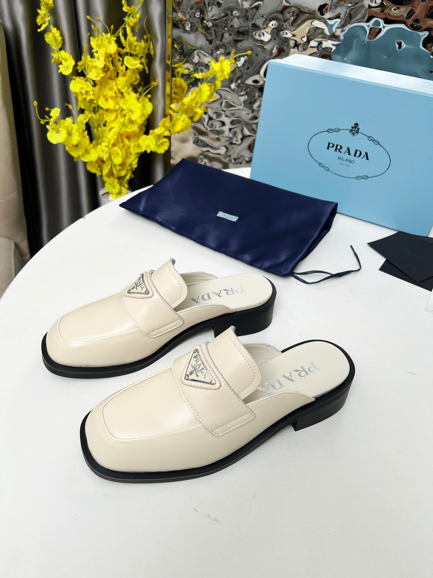 Z2Q105P403 Popular high-quality leather Shoes
