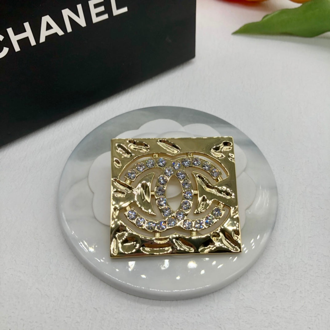 X1Z94C885    Popular Brooch