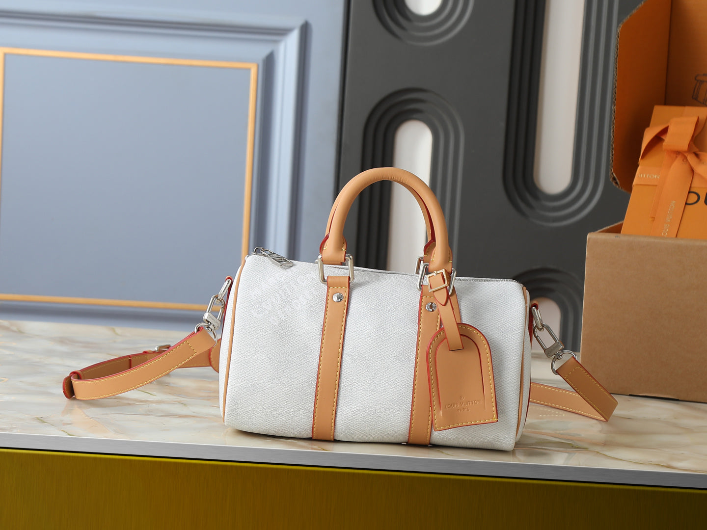 B1R76E51 Popular leather bag