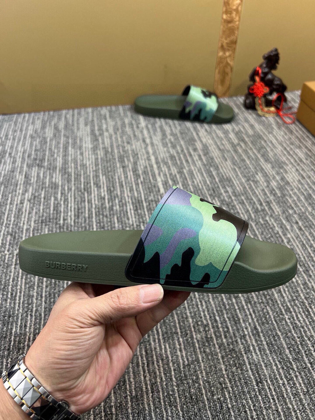 Z5Z35R259 Popular Slippers