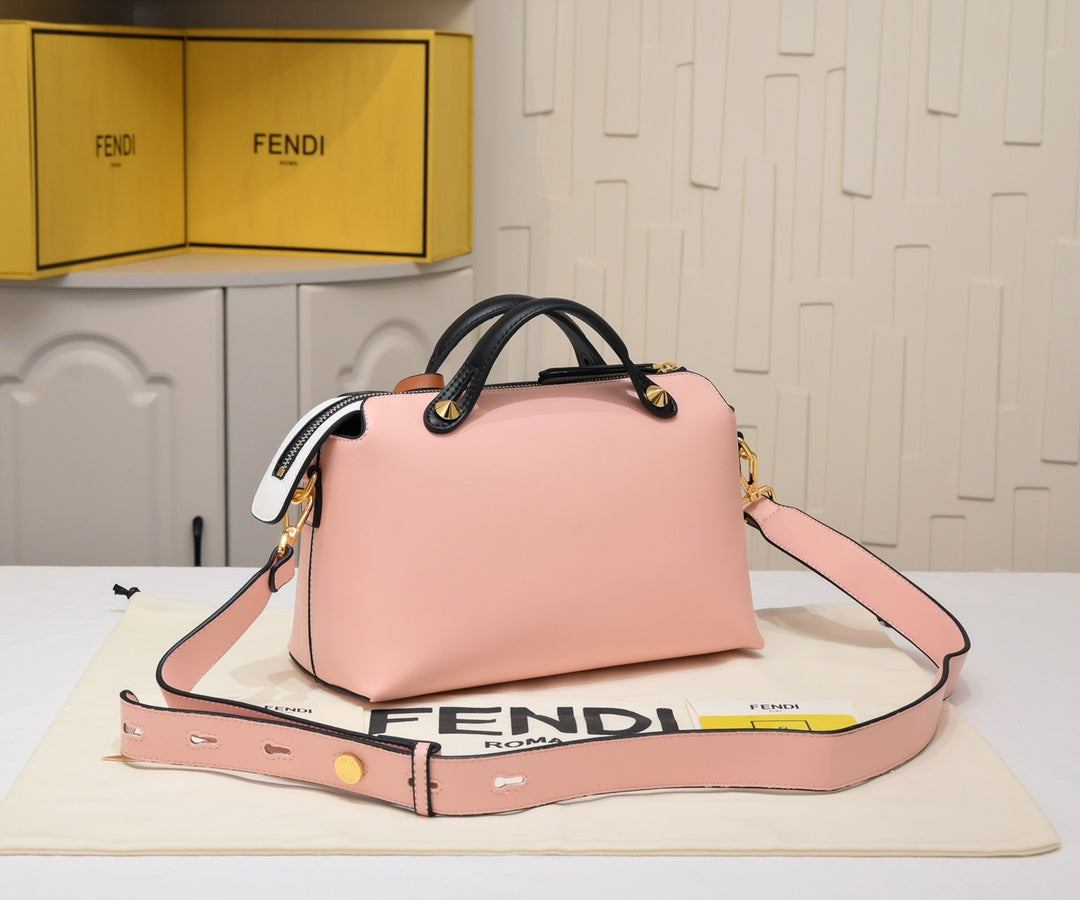 B12X43F132 Popular leather bag 