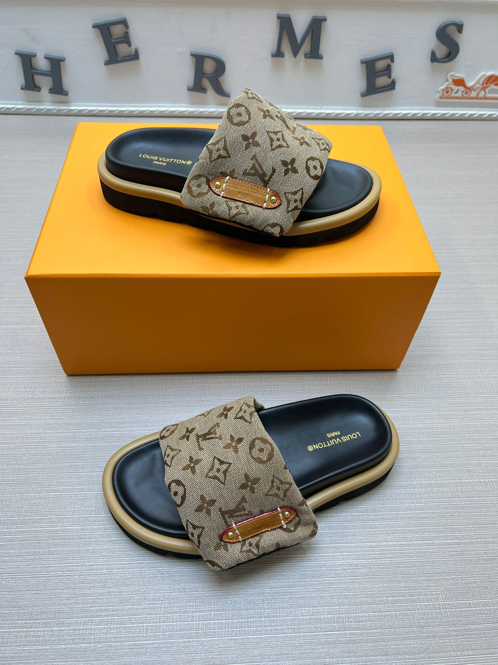 Z5ZE100 Popular slippers Sole thickness 5cm