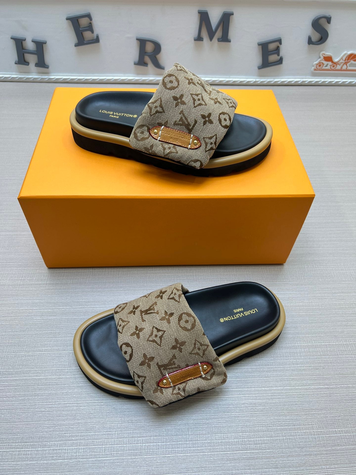 Z5ZE100 Popular slippers Sole thickness 5cm