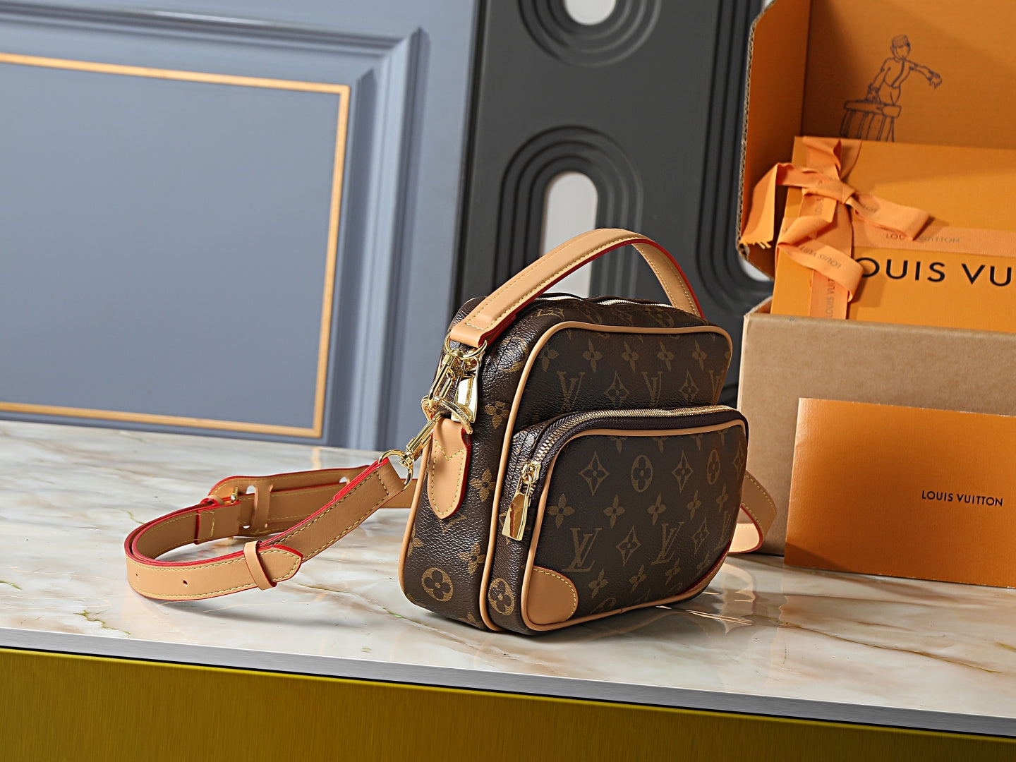 B1P46E108 Popular leather bag