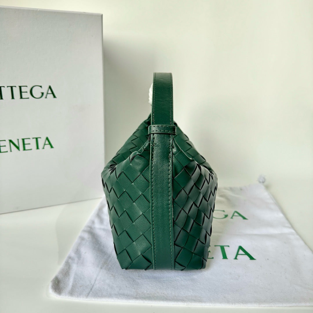 B1X76A10  Popular leather bag