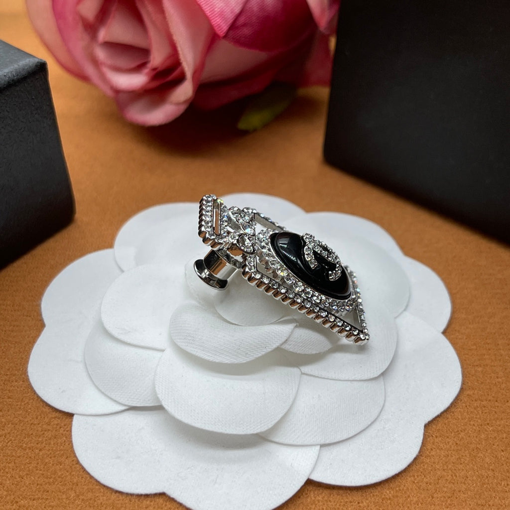 X1Z94C889    Popular Brooch