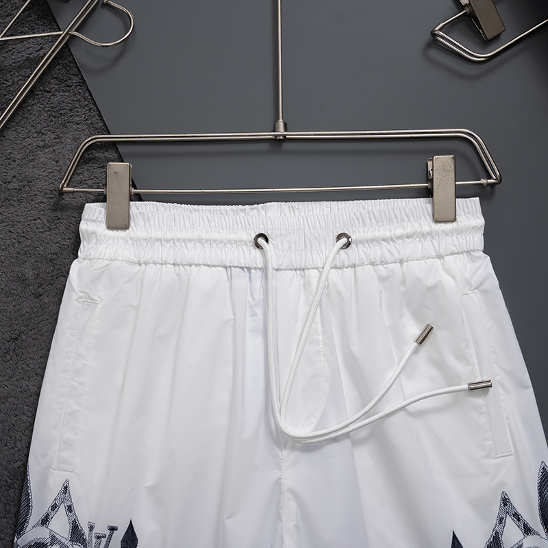 U1N36E31 Popular shorts