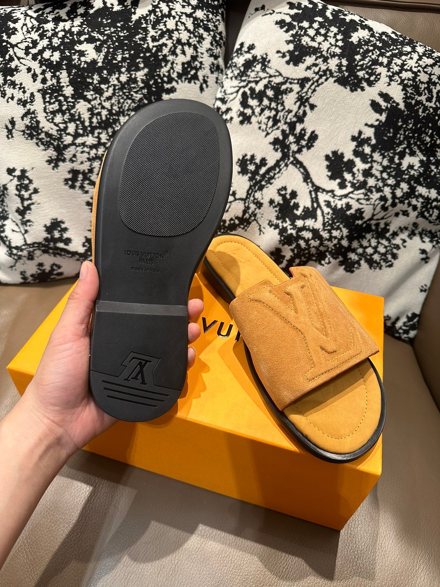 Z2Z85E25  Popular leather Shoes