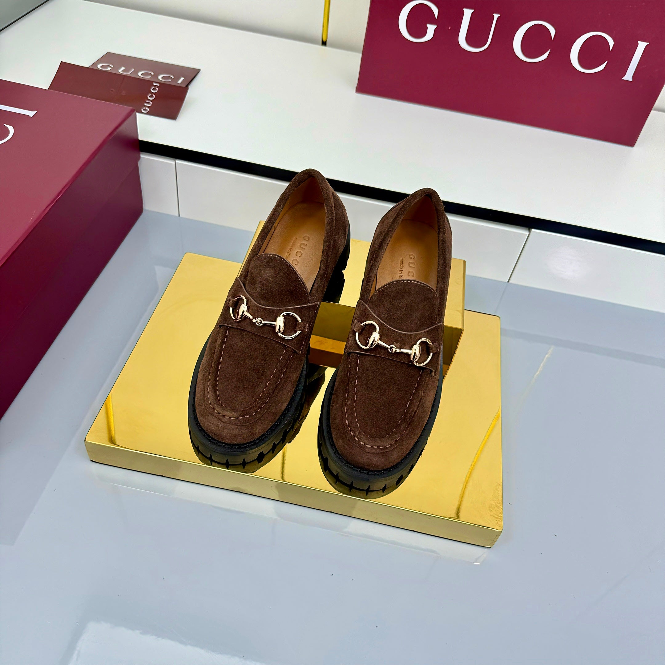 Z2Q105B304 Popular high-quality Shoes