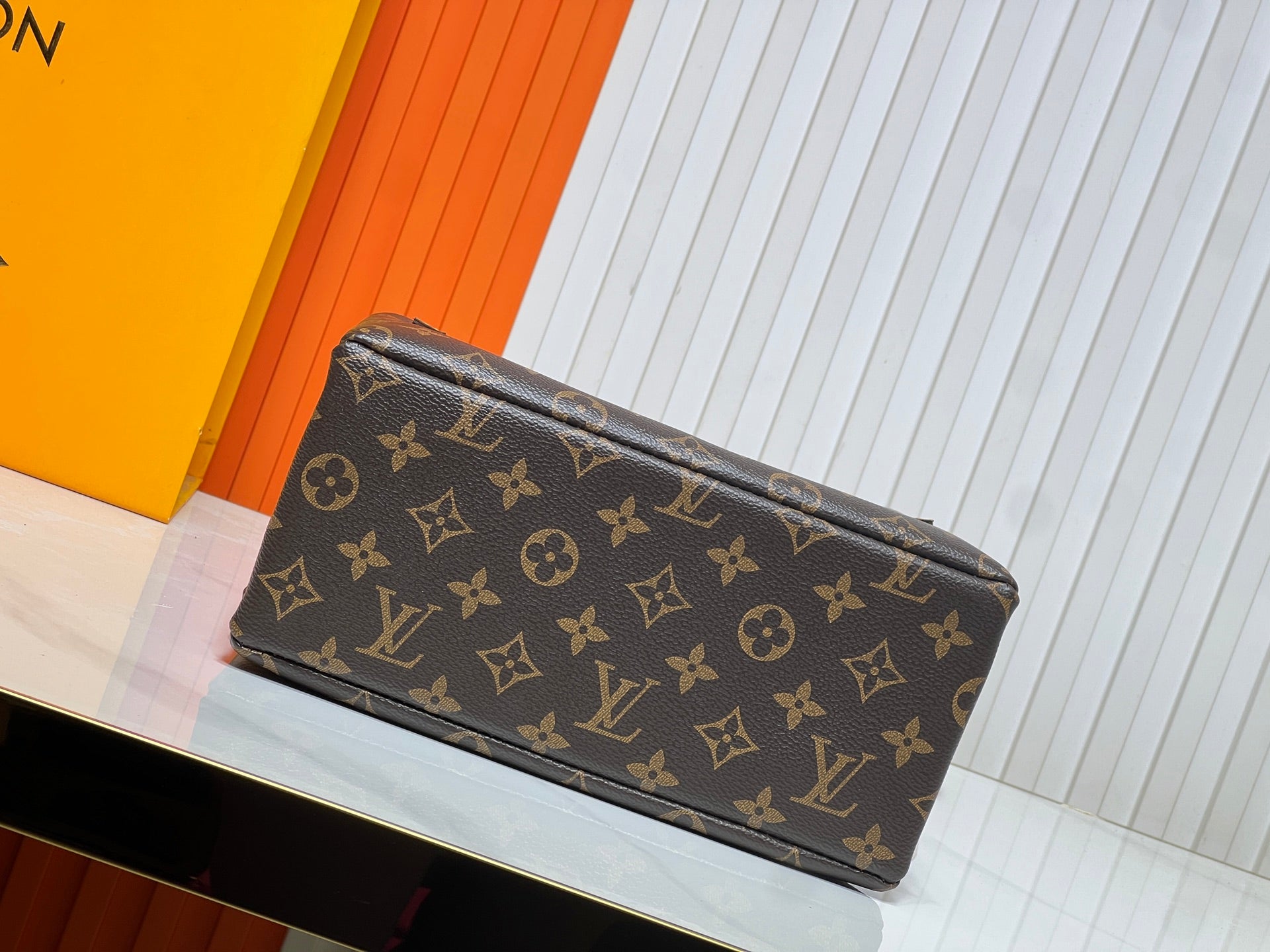 B1P46E48 Popular leather bag
