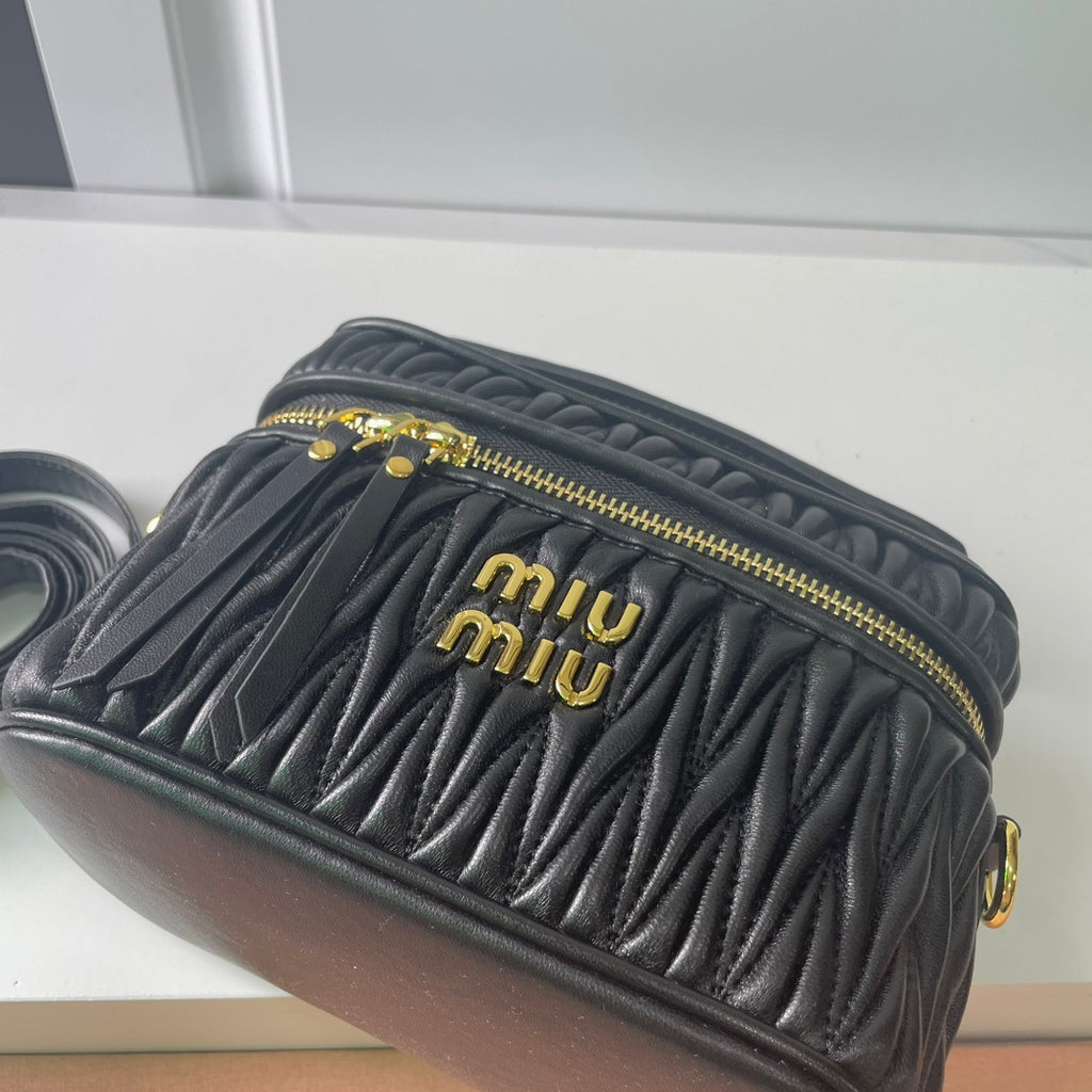 B1R15A102 Popular   leather bag