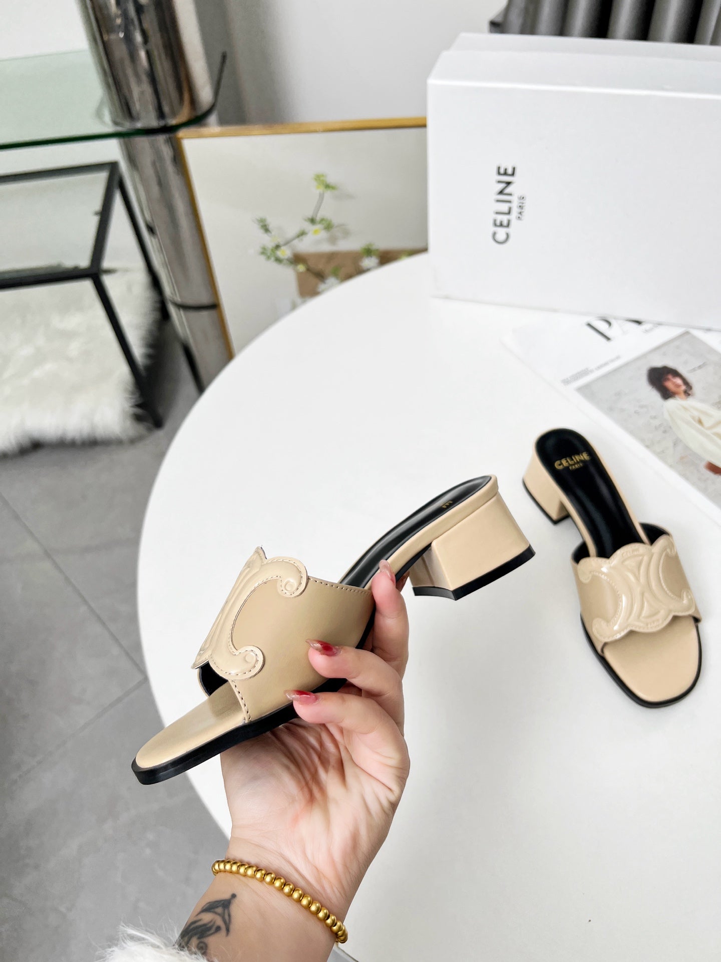 Z2Q55CL51  Popular leather shoes