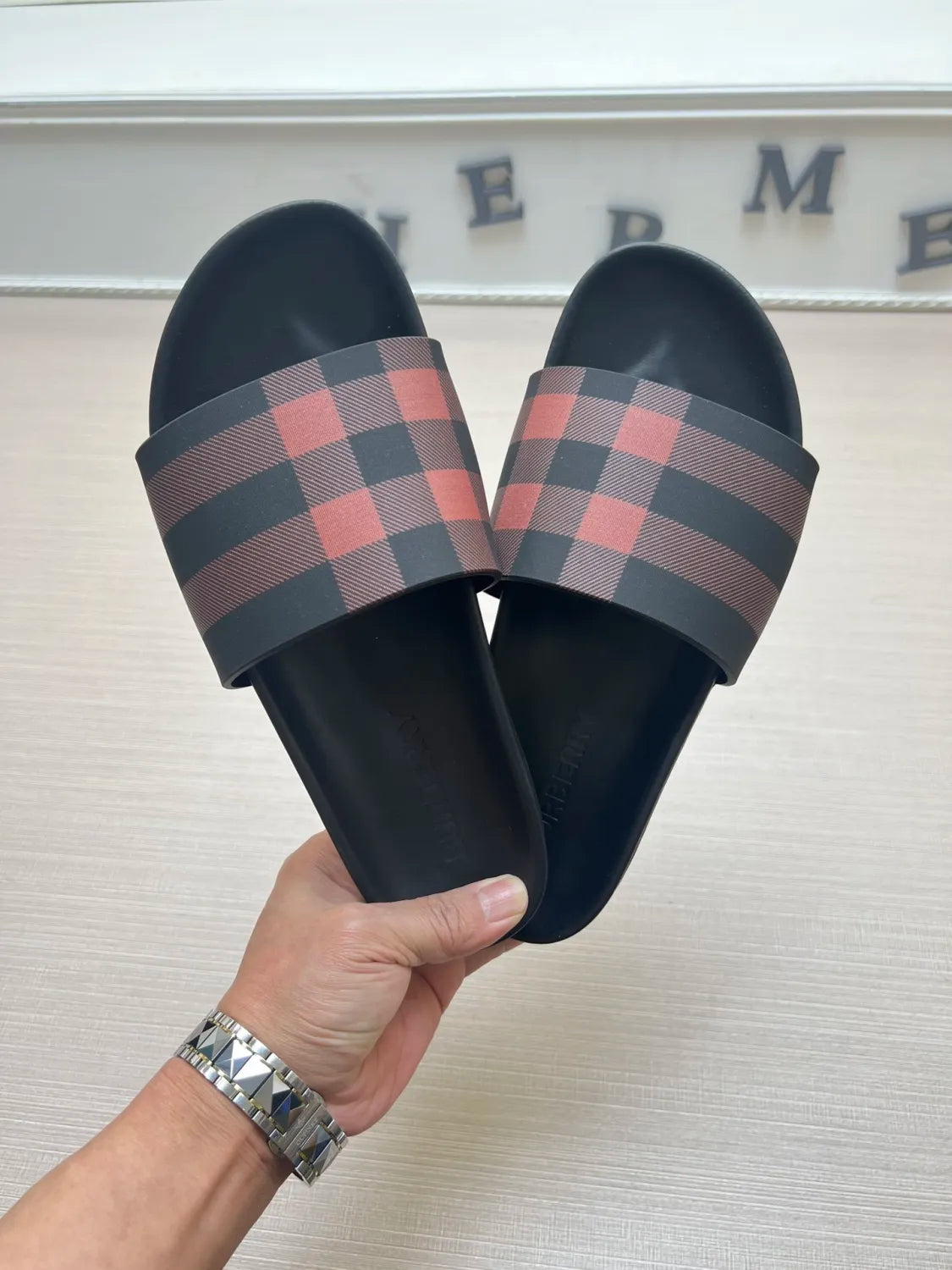 Z54R119 Popular slippers